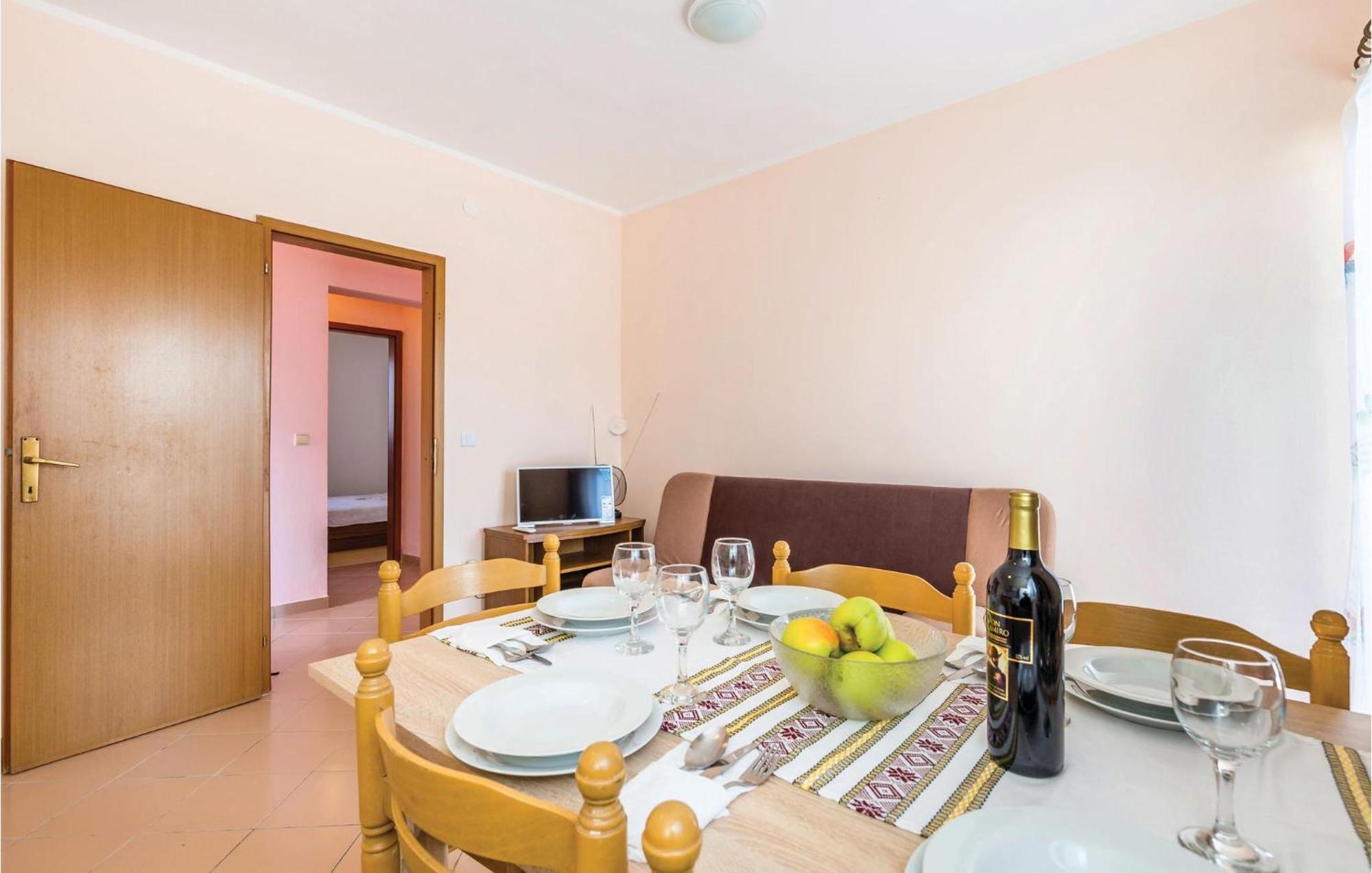 Nice Apartment In Matulji With Kitchen 外观 照片