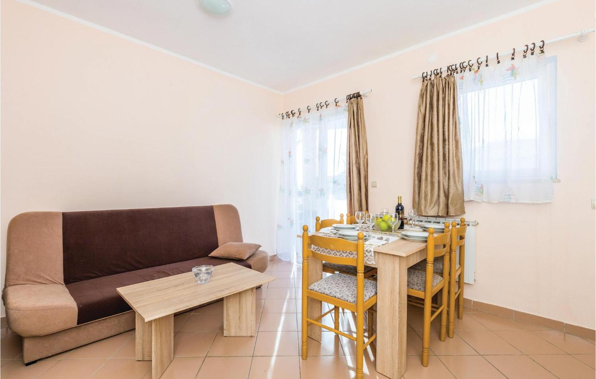 Nice Apartment In Matulji With Kitchen 外观 照片